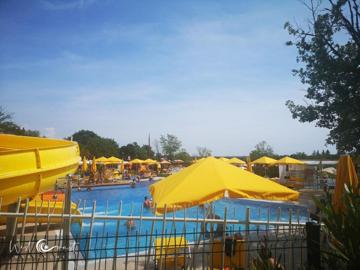 West Coast Mobilhome With Xxl Terrace Tar-Vabriga Esterno foto