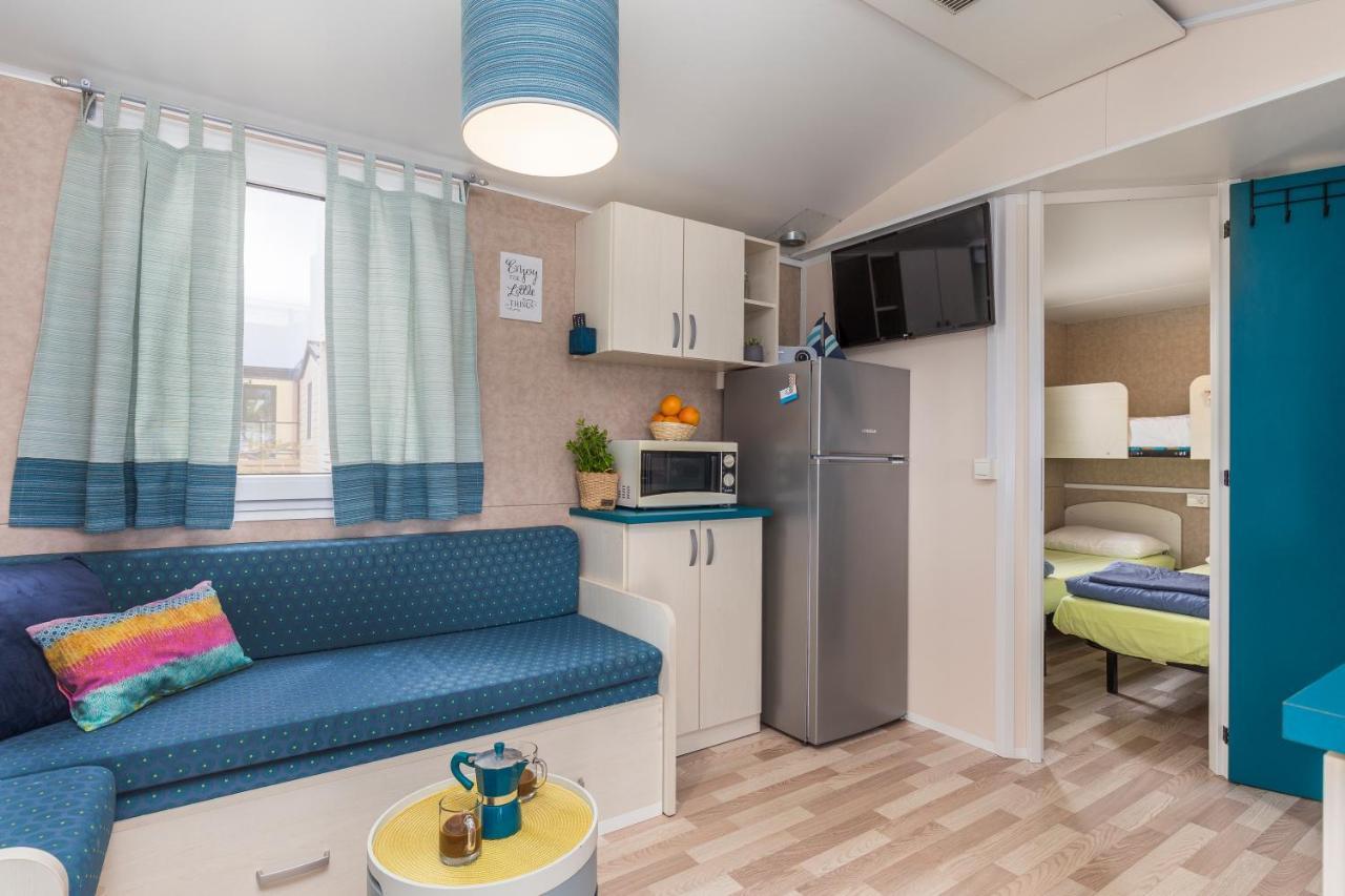 West Coast Mobilhome With Xxl Terrace Tar-Vabriga Esterno foto